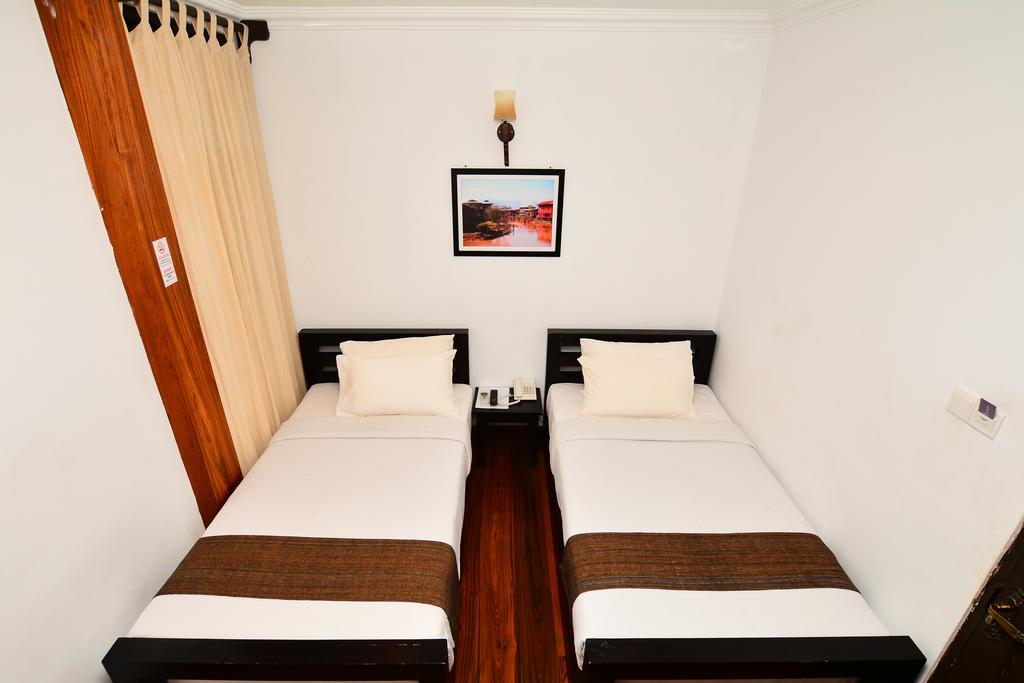 The Manor Hotel Nyaung Shwe Buitenkant foto